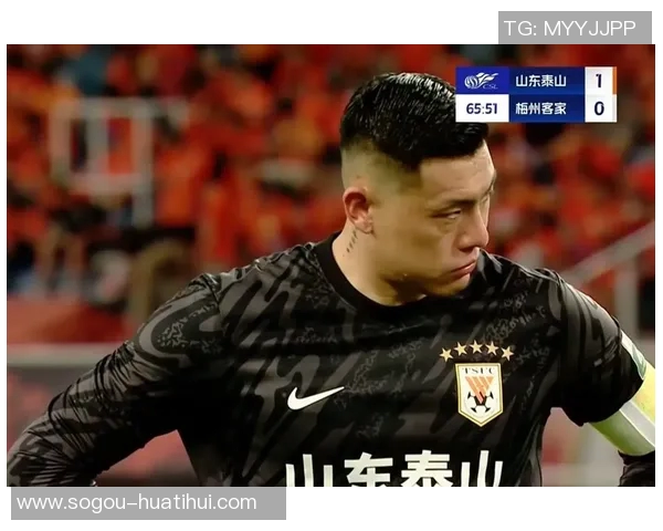 王大雷36岁庆祝里程碑荣获两件中国顶级联赛出场数纪念球衣